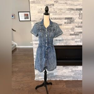 ✨Macys (NWOT) Denim Shirt Dress with Tie Waist - Blue Size M✨